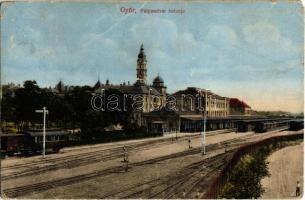 1917 Győr, Pályaudvar belseje, vasútállomás, szerelvények (kis sarokhiány / small corner shortage)