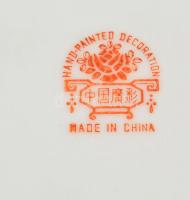 Jelzett kínai "Famille rose" tál, kézzel festett, apró kopásnyomokkal, d: 20 cm