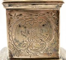 Ezüst (Ag.) gyertyatartó párban, jelzett, mesterjeggyel (K.K.), vésett díszítésekkel, apró horpadáso...