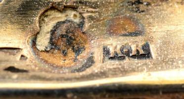 Ezüst (Ag.) gyertyatartó párban, jelzett, mesterjeggyel (K.K.), vésett díszítésekkel, apró horpadáso...