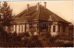 Gödöllő, M. kir. burgonyatermelési telep. Krummer Géza photo