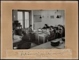 1947 a Jegynyomda vezetősége; a Jegynyomda számadó csoportja; a Jegynyomda számadó bárcajegy csoport...