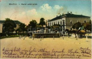 1929 Mezőtúr, Piac tér, artézi kút, lovaskocsi vizes hordóval, Nemzeti Hitelintézet rt.