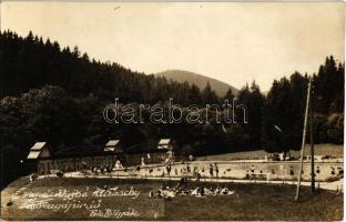 Felsőzúgó-fürdő, Ruzsbachfürdő, Bad Ober Rauschenbach, Kúpele Vysné Ruzbachy; strand fürdőzőkkel / spa. Foto Pollyák, photo