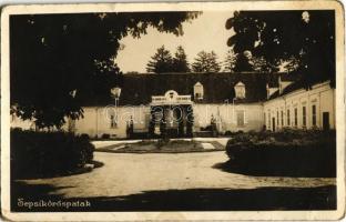 Sepsikőröspatak, Valea Crisului; Kálnoky kastély / castle. photo (fl)