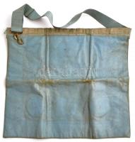 XX. sz. eleje: Szabadkőműves kötény. Selyem, bőr. Kígyómintás fém csattal / Freemason apron. Silk, l...