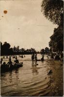 1928 Alsógöd (Göd), strand a Duna parton evezősökkel. photo