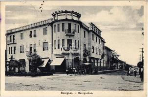 Beregszász, Berehove; Méhes palota, üzletek. Kiadja Schönberger / palace, shops