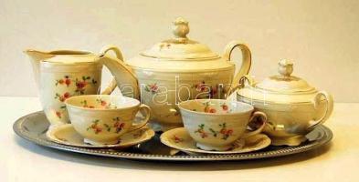 Bajor porcelán teáskészlet: kiöntő, tejkiöntő, cukortartó + 2 csésze + fémtálca