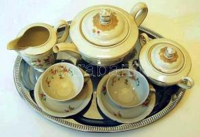 Bajor porcelán teáskészlet: kiöntő, tejkiöntő, cukortartó + 2 csésze + fémtálca