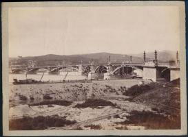cca 1875-1880 Budapest, a Margit híd, kartonra ragasztott fotó Klösz György műterméből, 18,5×25,5 cm
