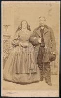 cca 1870 Pesendorfer Ferenc (1827-1904) pesti játékkereskedő és felesége, Aliosia, keményhátú fotó Strelisky pesti műterméből, 10×6 cm