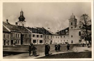 Rozsnyó, Roznava; Rákóczi tér, templomok, Likőrgyár rt. üzlete, múzeum, kerékpár és automobil / square, churches, museum, bicycle and automobile, liquor factorys shop (fl)