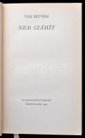 Vas István: Nem számít. Bratislava, 1969, Madách Könyvkiadó. Az előzéklapon a szerző aláírásával. Vá...