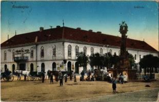 1915 Éreskújvár, Nové Zámky; Szálloda az arany oroszlánhoz, Szentháromság szobor, lovashintók / hotel, Trinity statue, horse chariots (EK)