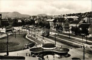 1964 Budapest II. Moszkva tér (Széll Kálmán tér), villamosok, autóbuszok. Képzőművészeti Alap Kiadóvállalat