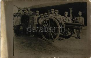 15 cm-es ágyú szállítás közben katonákkal / WWI Austro-Hungarian K.u.K. military, 15 cm caliber cannon with soldiers. photo (EK)