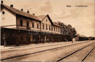 Baja, vasútállomás, vonatok