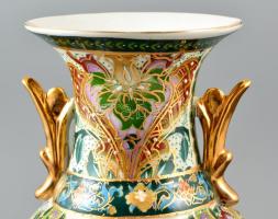 Kínai porcelán váza, matricás, jelzett, kopásnyomokkal, m: 35 cm