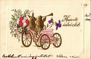 1904 Húsvéti üdvözlet / Easter greeting card, rabbit and chicken in an automobile. Art Nouveau, floral, Emb. golden litho