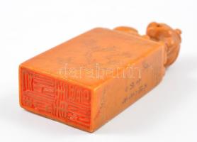 Kínai sárkány figurás pecsétnyomó, faragott kő, díszítéssekkel / Chinese dragon seal  maker. Stone 7...