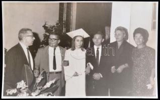 Vegyes fotó tétel, családi képek, portrék, stb., kb. 300 db, különböző méretben