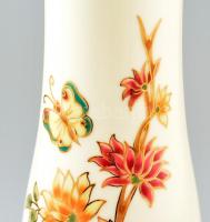 Zsolnay pillagós váza, kézzel festett, jelzett, kis kopásnyommal, m: 25,5 cm