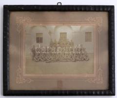 cca 1914 katonák csoportképe, foltos, antik üvegezett keretben, 12×17 cm