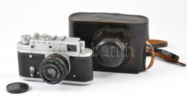 Zorkij-4 fényképezőgép, Industar-50 1:3,5 objektívvel, eredeti bőr tokjában, kissé akadó zárral, szép állapotban / Vintage Russian rangefinder camera, with original leather case