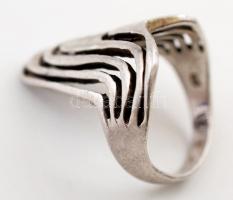 Ezüst(Ag) hullámos gyűrű, jelzett, méret: 59, nettó: 6,2 g