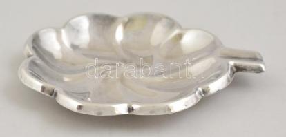 Ezüst(Ag) kerek, csavart hamutartó, jelzett, d: 10 cm, nettó: 45,7 g