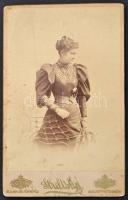 cca 1900 Kálmánchey Dezső geszterédi földbirtokos felesége Babsay Ilona. Kabinetfotó 11x18 cm