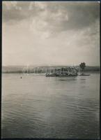 cca 1930 Kinszki Imre (1901-1945) budapesti fotóművész aláírással jelzett vintage alkotása (Hajómalom), 8,3x6 cm / mill