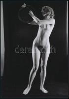 cca 1974 Tuti lányokról tuti képek, szolidan erotikus felvételek, 21 db vintage negatív + 2 db mai n...