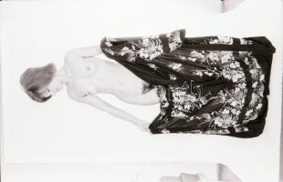 cca 1975 Kacérok és facérok, szolidan erotikus felvételek, 13 db vintage negatív + 2 db mai nagyítás...