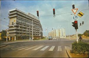 1978 és 1984 között készült kecskeméti városképek, 127 db színes, szabadon felhasználható diapozitív...