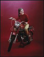 Jellemzően 1968 előtt készült MOTOROS felvételek, 13 db vintage fotó és/vagy későbbi nagyítás + 5 db...