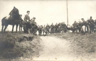 10 db I. világháborús katonákat, harcteret ábrázoló érdekes fotólap / 10 pcs WW. I. military RP card