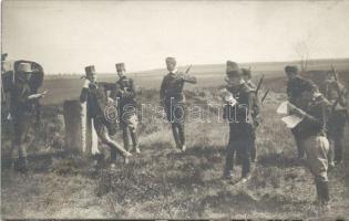 10 db I. világháborús katonákat, harcteret ábrázoló érdekes fotólap / 10 pcs WW. I. military RP card