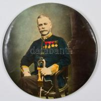 Katona kitüntetésekkel, fém alapra rögzített fotónyomat, d: 15 cm