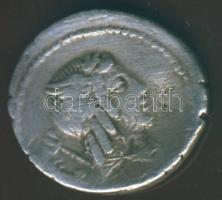 Római Köztársaság L.Julius Bursio ie.85. Denár Ag T:3