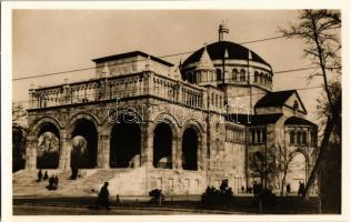 Budapest VII. Magna Hungarorum Domina plébániatemplom; Damjanich utca és Aréna út sarkán