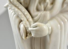 Guan Yin, fehér mázas, javított, jelzés nélkül, m: 34 cm
