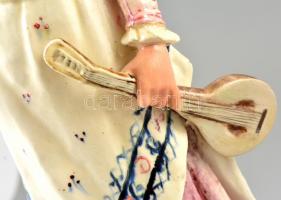 cca 1900 jelzett német mandolinos hölgy, kézzel festett majolika, apró kopásnyomokkal, m: 38 cm
