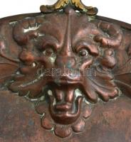 XX: sz. eleje: Díszes réz morzsalapát. Oroszlános díszítéssel 22x28 cm