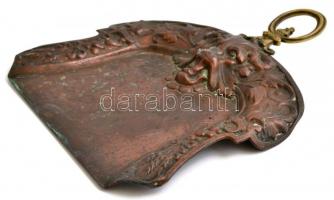 XX: sz. eleje: Díszes réz morzsalapát. Oroszlános díszítéssel 22x28 cm