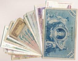 30db-os vegyes külföldi bankjegy tétel, közte Ausztria, Bulgária, Jugoszlávia, Libanon, Románia T:II...