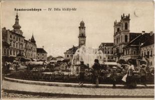 Besztercebánya, Banska Bystrica; IV. Béla király tér, szökőkút, templomok, piac / square, fountain, churches, market