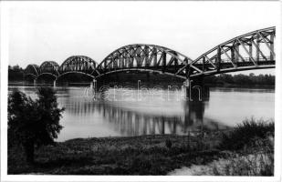 Esztergom, híd. photo