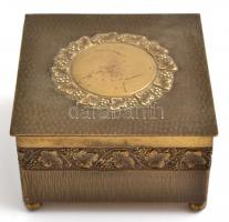 Réz szőlőleveles doboz, fa betéttel, 11×11,5 cm
